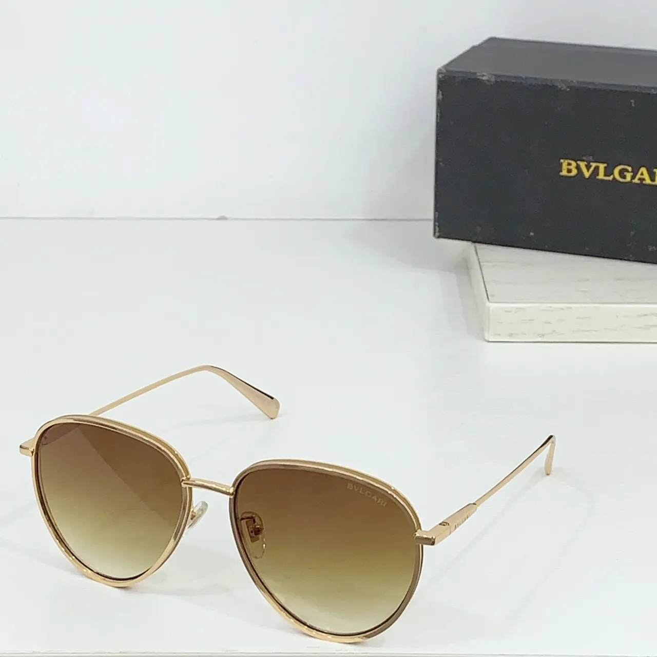 Oversized Aviator-Style Gold-Tone Gradient Brown Sunglasses 7