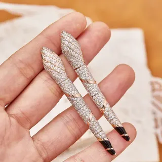 Anel espiral cônico pavé com cristais preto na ponta ouro rosa