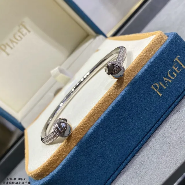 Pavé-Set Dome-Topped Bangle and Quatrefoil Chain Bracelets 7