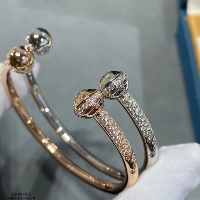 Pavé-Set Dome-Topped Bangle and Quatrefoil Chain Bracelets 9