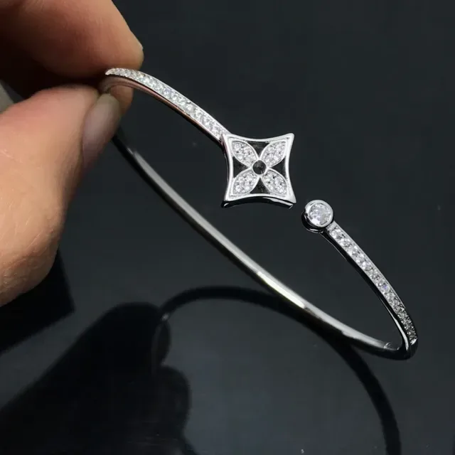 Pavé-Set Quatrefoil Motif Open Bangle Bracelets 4