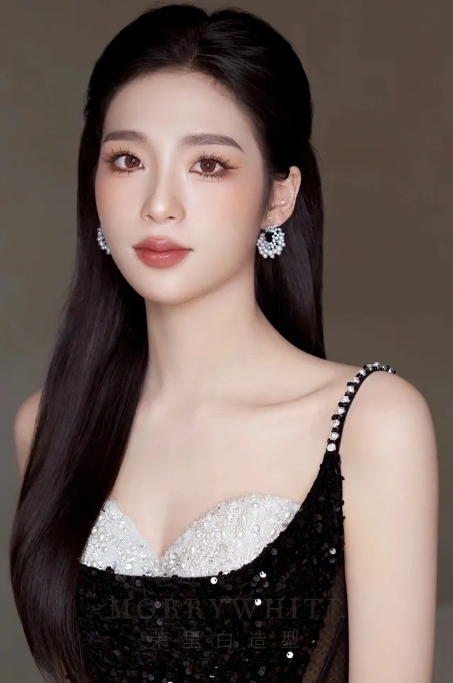 Pearl and Crystal Hoop Earrings 4