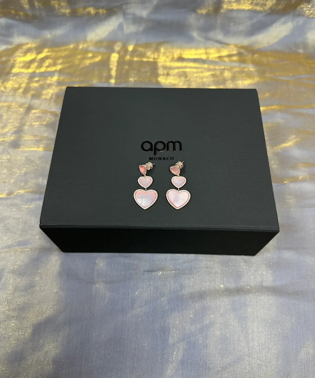 Boucles d'oreilles en Or Rose Triple Cœur Pendantes avec Bordure Cristal Pavé 6
