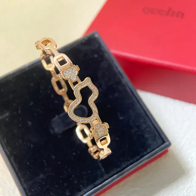 Qeelin Gold-Tone Enamel Heart Charm Bracelet 3