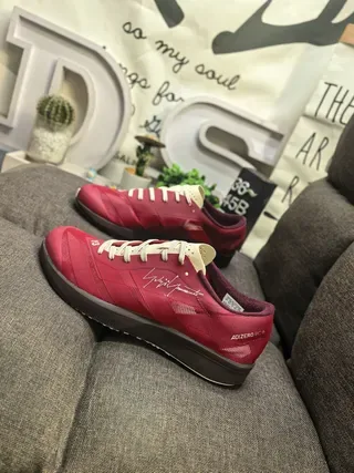 أحذية رياضية low-top شبكية أحمر وكريمي 7