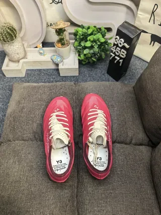 أحذية رياضية low-top شبكية أحمر وكريمي 8