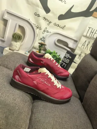 أحذية رياضية low-top شبكية أحمر وكريمي 9