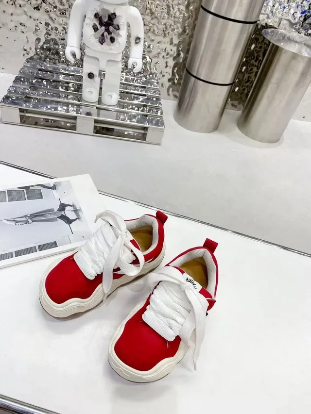 Red and White Wavy Midsole Canvas Lifestyle Sneakers 6