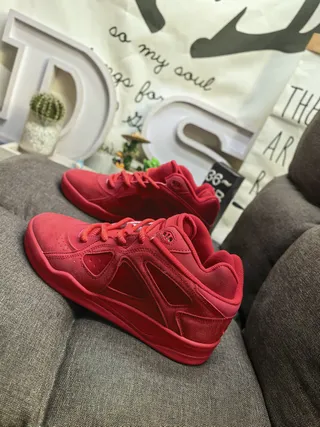 Red Monochromatic Low-Top Lifestyle Sneakers 7