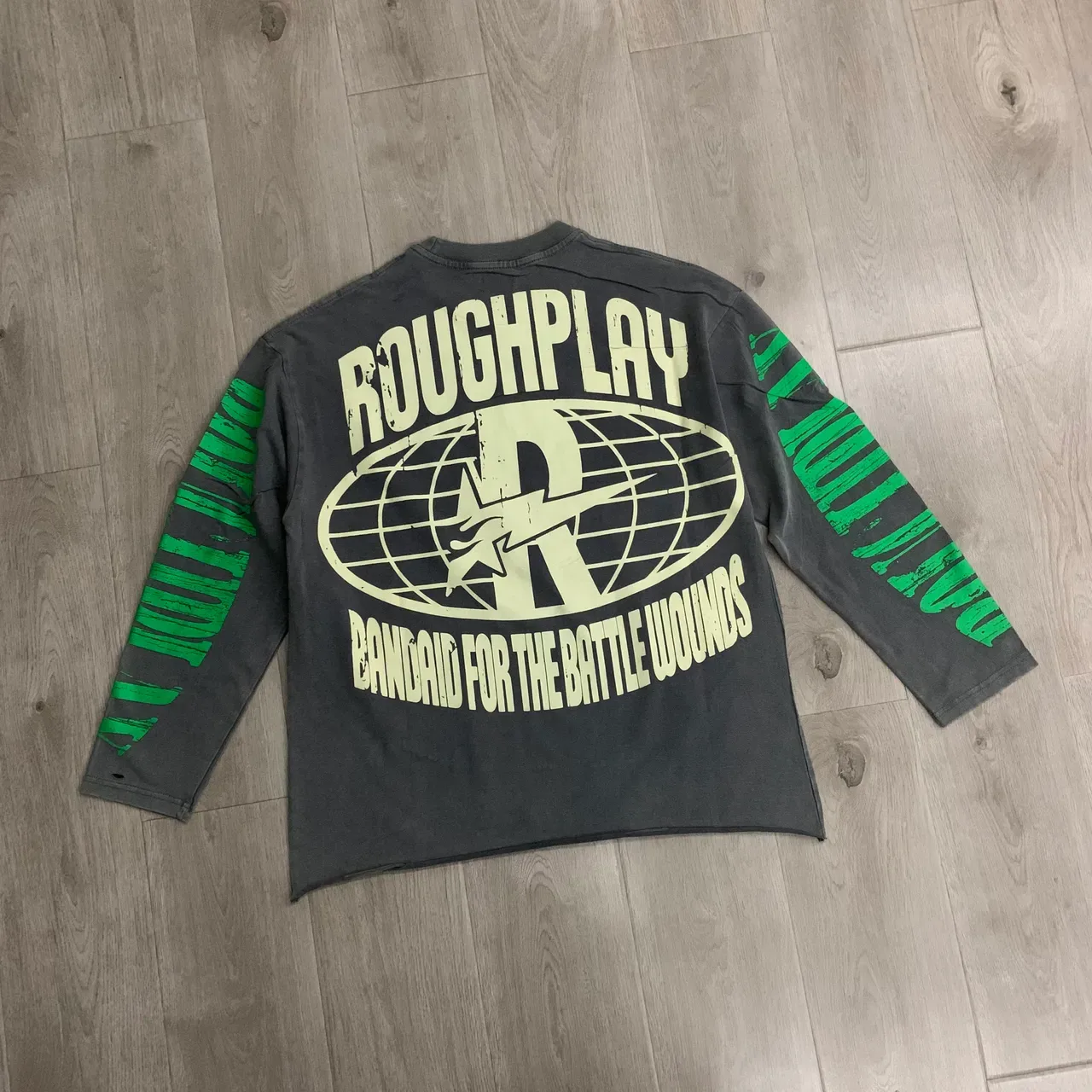 Roughplay Distressed Graphic Dip-Dye Long-Sleeve Top 11