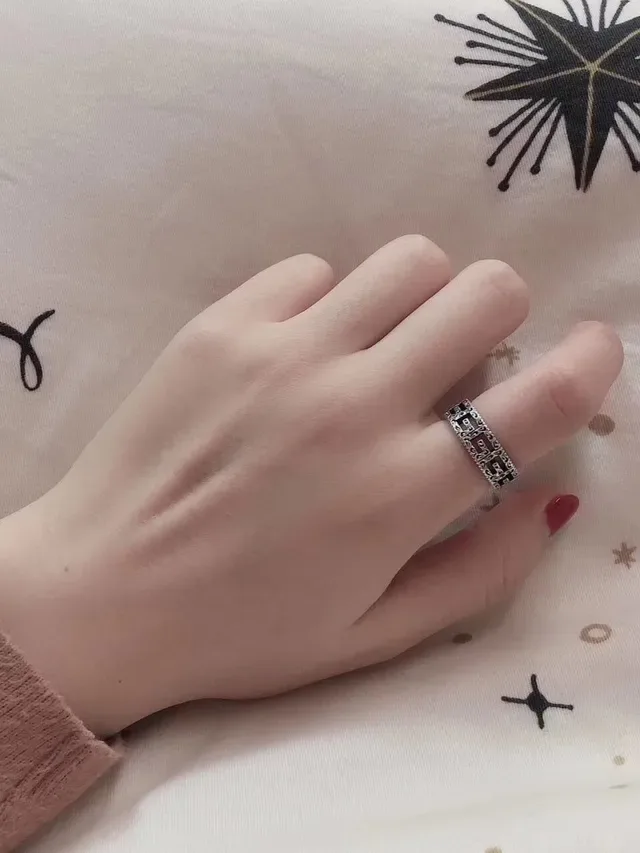Silver Black Arabesque Engraved Pattern Beaded Edge Texture Ring 3