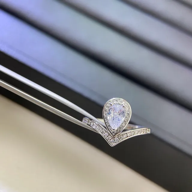 Silver Gold Pear-Shaped Central Stone Pavé-Set Shoulders Ring 8