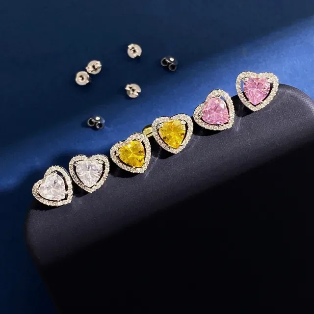 Silver Multicolor Heart-Shaped Halo-Set Necklace 3