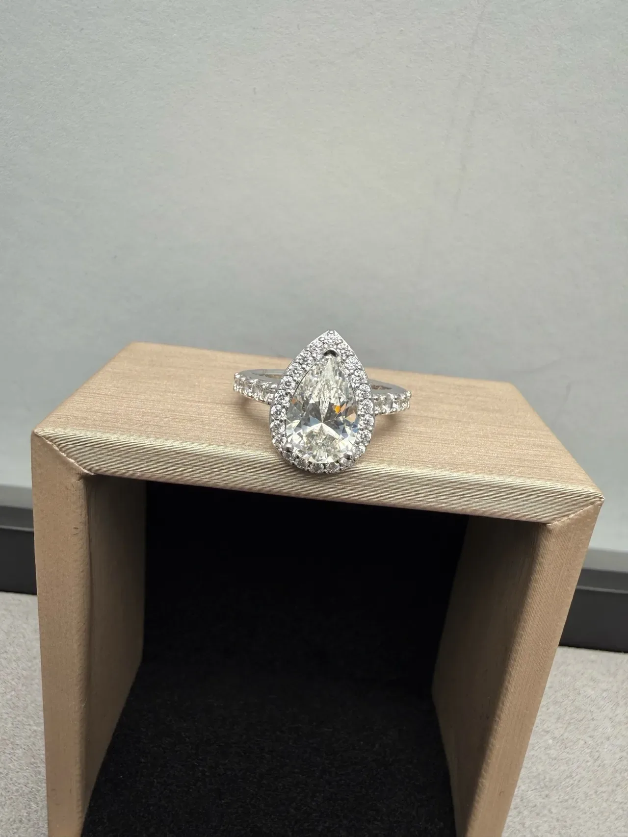 Silver Pear-Cut Center Stone Halo Setting Ring 4