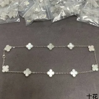 Collier Chaîne Argent Blanc Huit Pendentifs Trèfle