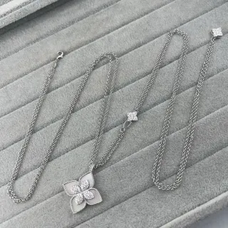 Collier Pendentif Floral Argent Blanc Pierres Pavées