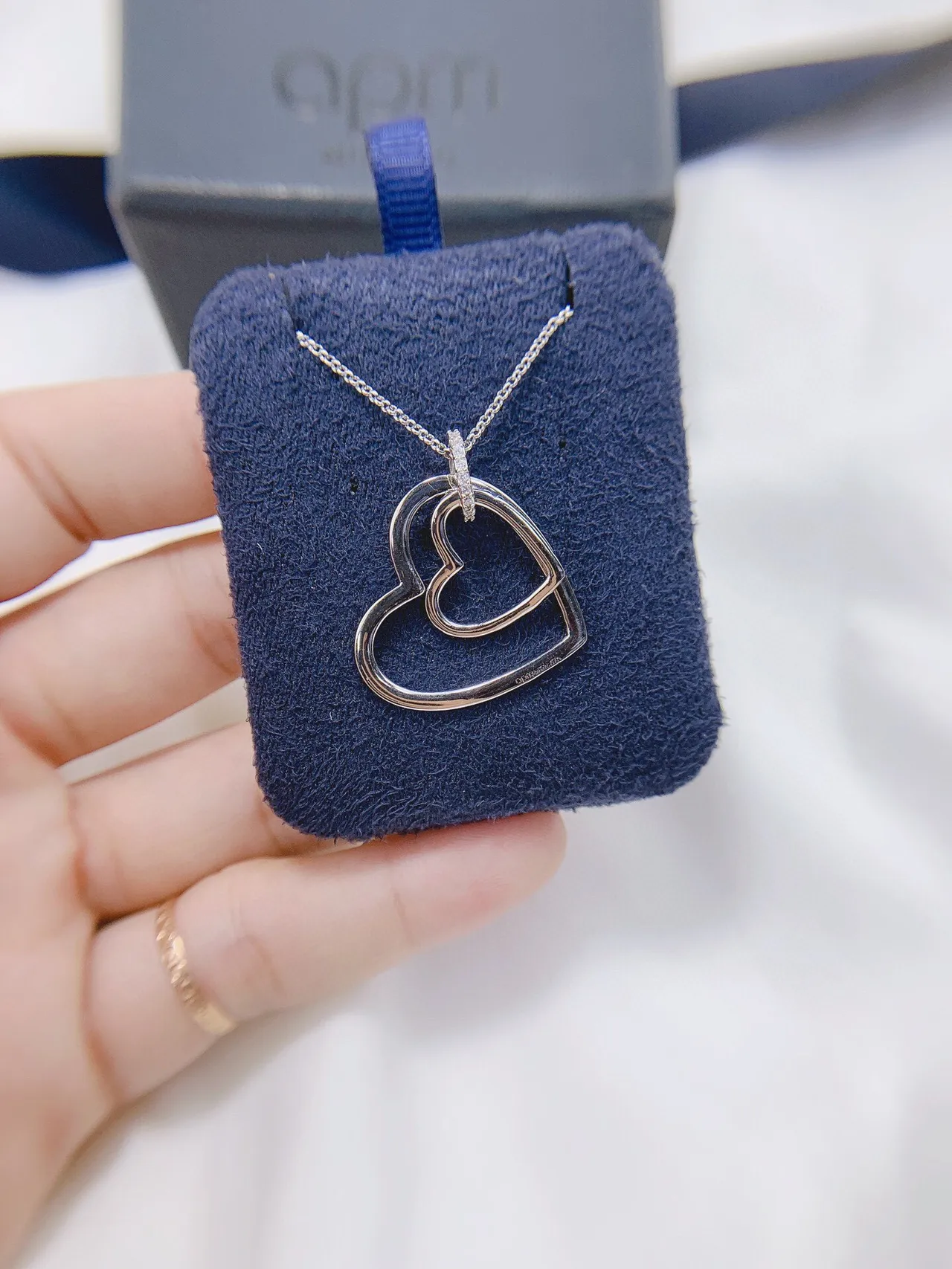 Collier pendentif en forme de cœur de diamants pavé argent blanc à double contour 4