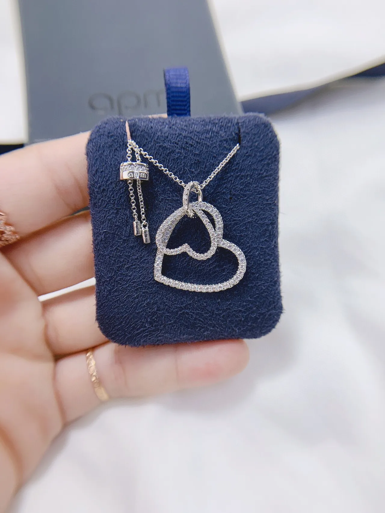 Collier pendentif en forme de cœur de diamants pavé argent blanc à double contour 5