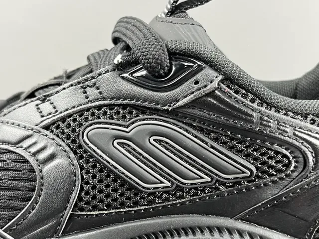 Skechers Black Monochrome Oversized Wavy Sole Chunky Sneakers 8