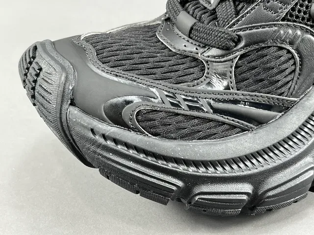 Skechers Black Monochrome Oversized Wavy Sole Chunky Sneakers 9