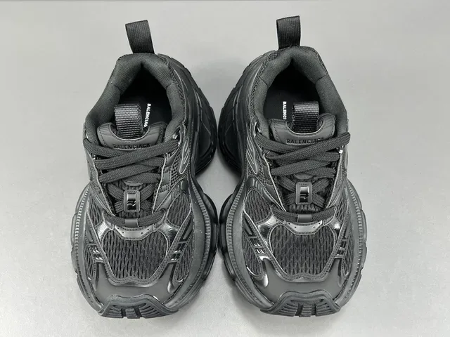 Skechers Black Monochrome Oversized Wavy Sole Chunky Sneakers 16
