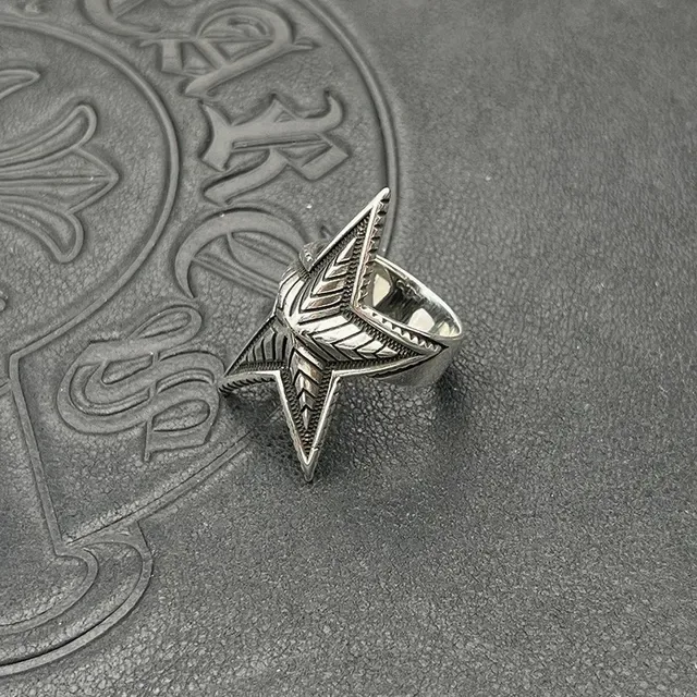 Star-Shaped Engraved Two-Tone Metallic Ring 5