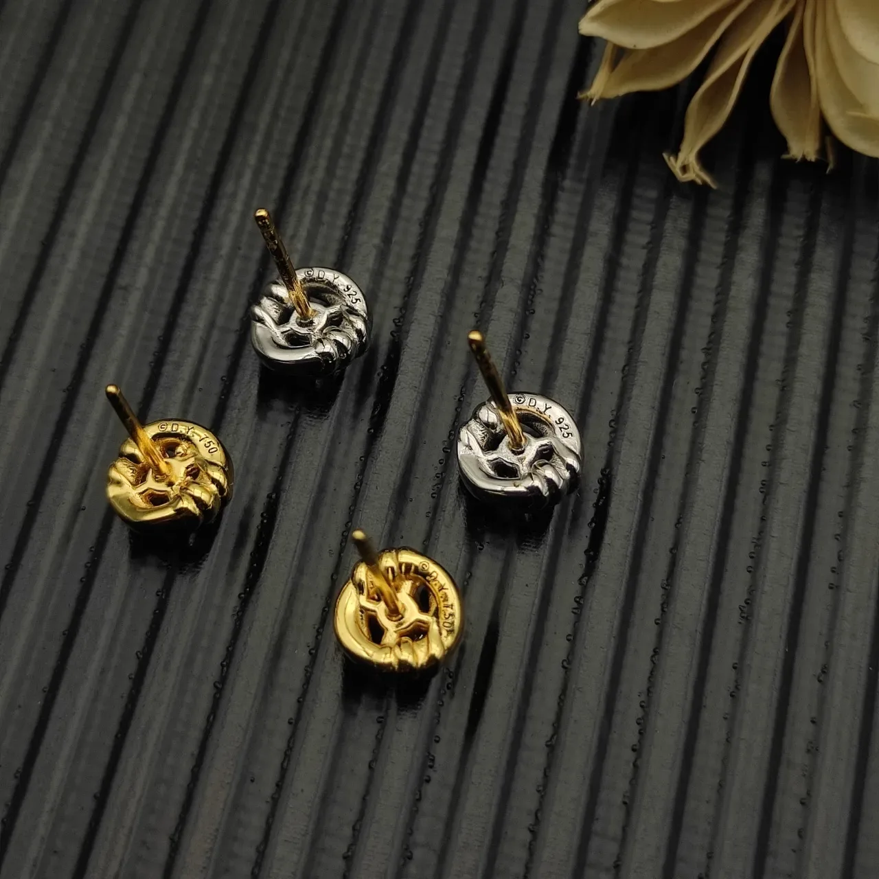 Twisted Rope Motif Pavé Diamond Stud Earrings 2