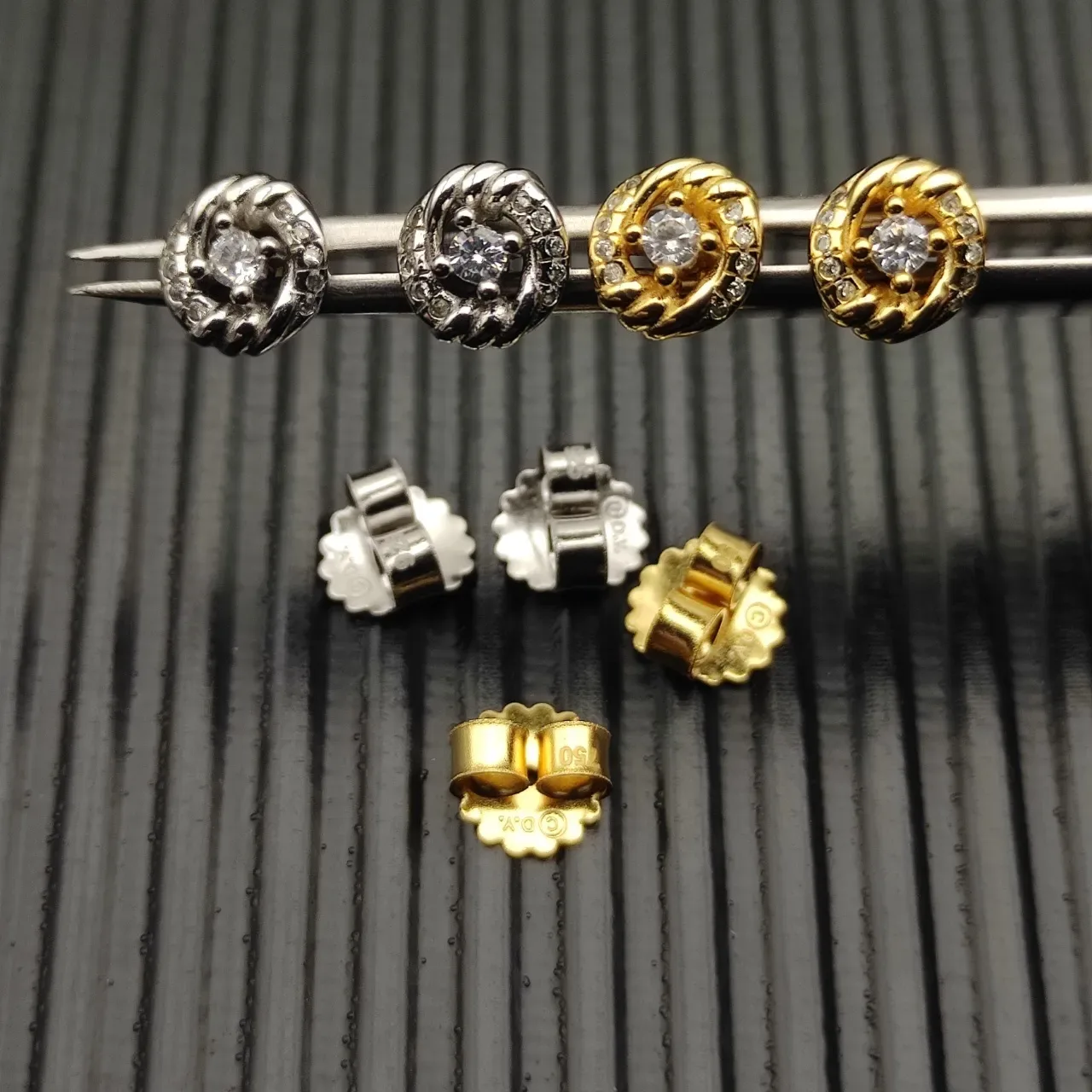 Twisted Rope Motif Pavé Diamond Stud Earrings 3