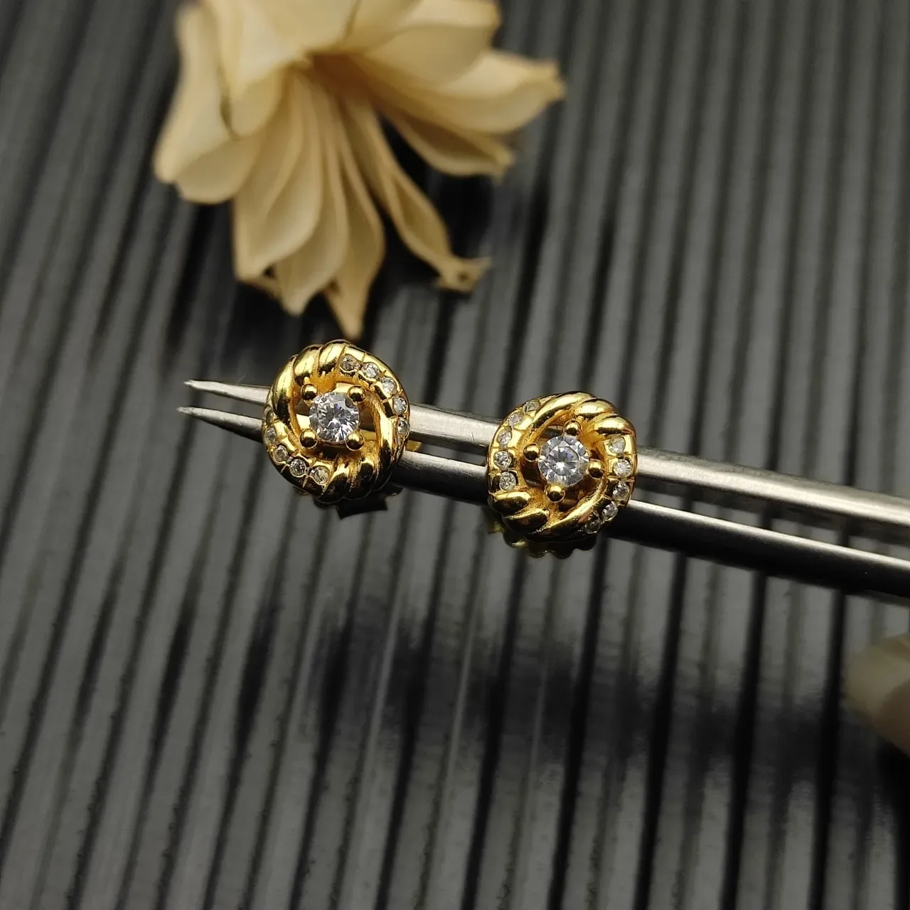 Twisted Rope Motif Pavé Diamond Stud Earrings 6