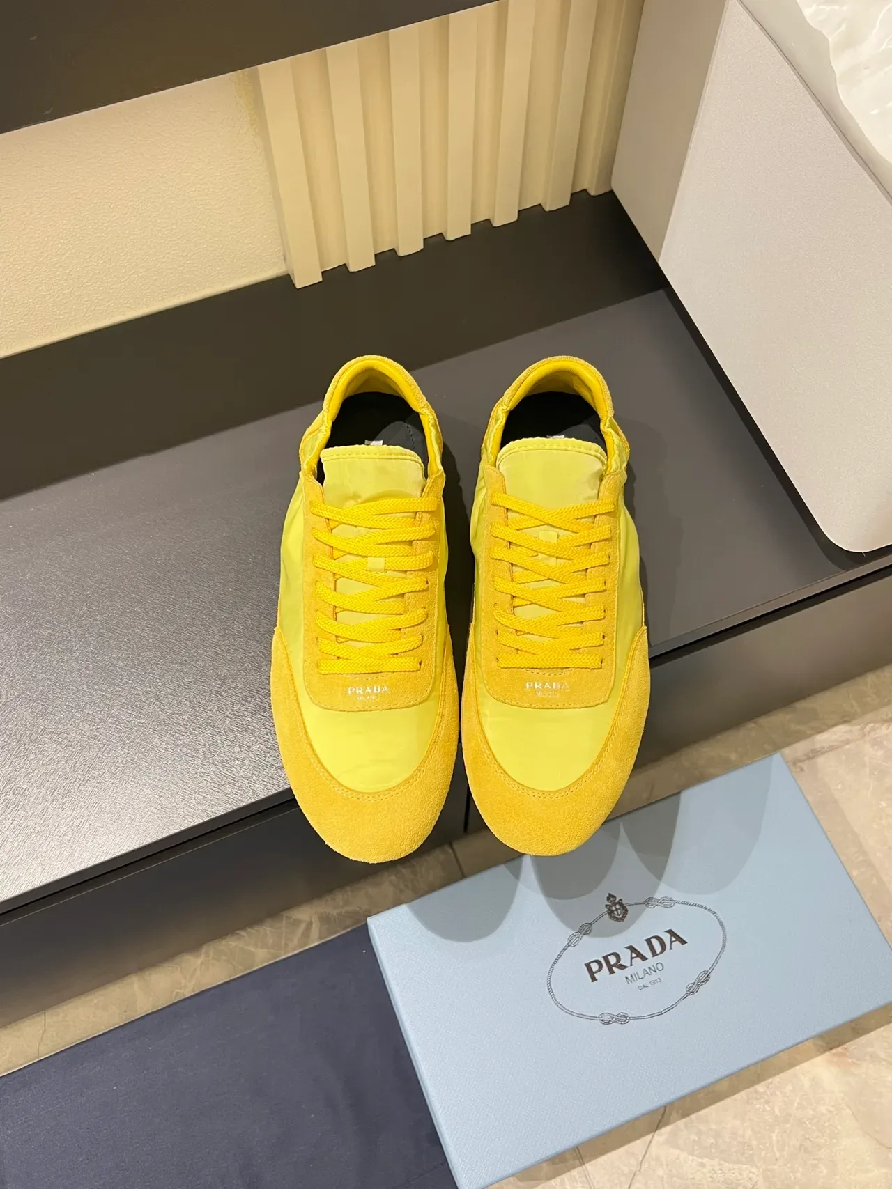 Sneakers Lifestyle Jaunes Low-Top en Daim et Nylon 5