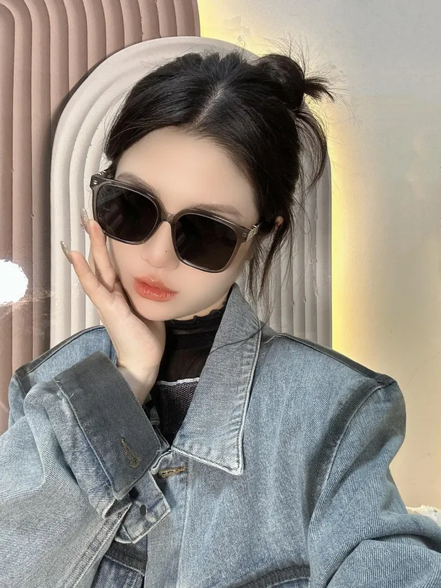 Gentle Monster Lunettes de soleil oversize carrées noires 2