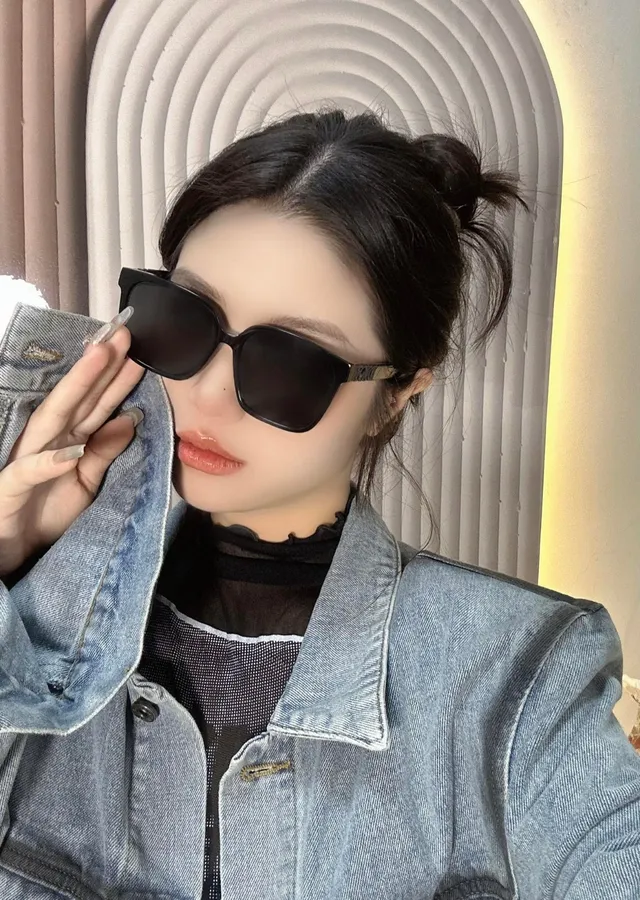 Gentle Monster Lunettes de soleil oversize carrées noires 6