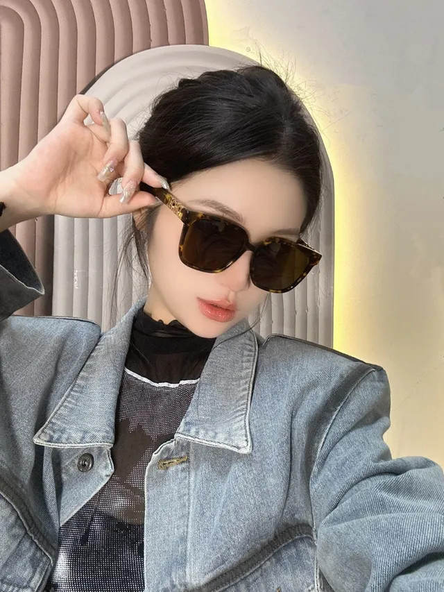 Gentle Monster Lunettes de soleil oversize carrées noires 7