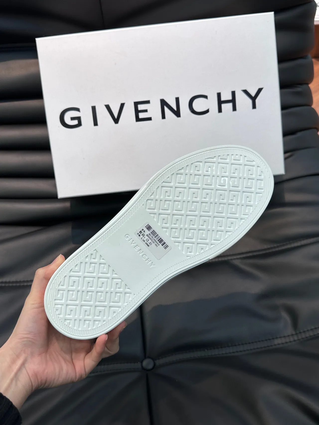 Givenchy City Sport Monochrome Leather Platform Lifestyle Sneakers 9