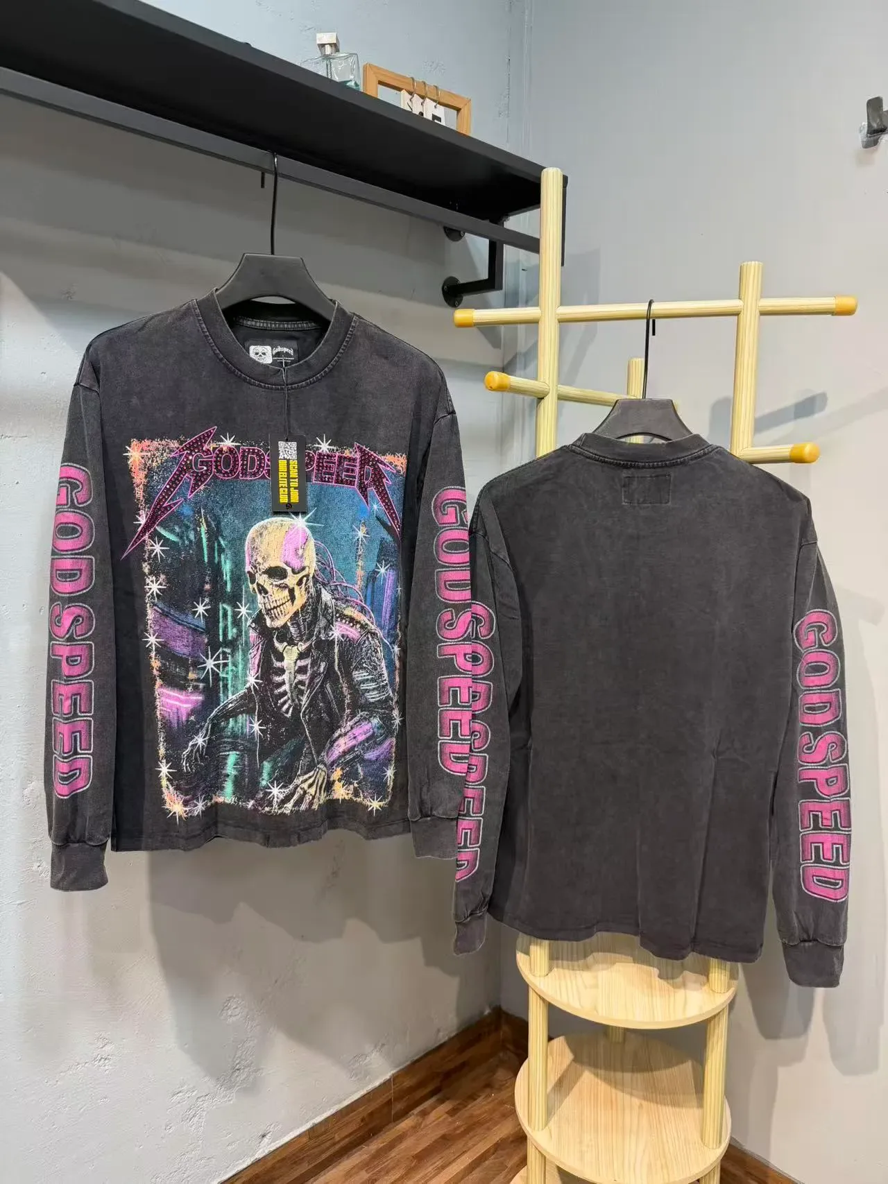 Camiseta Godspeed manga longa gola redonda estampa gráfica 9