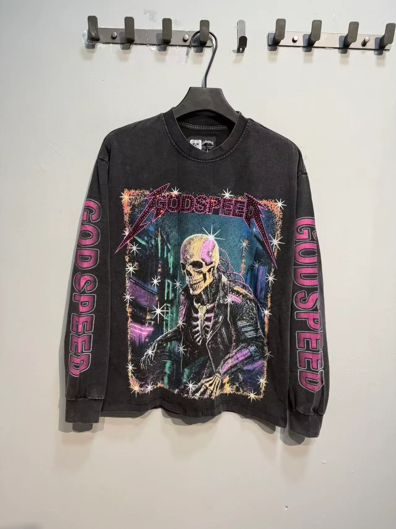 Camiseta Godspeed manga longa gola redonda estampa gráfica 10