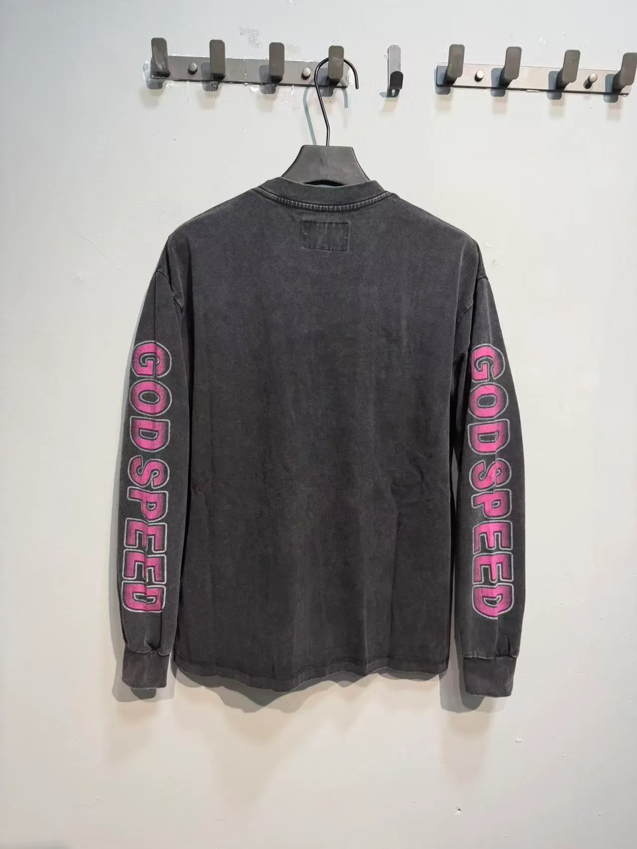 Camiseta Godspeed manga longa gola redonda estampa gráfica 11