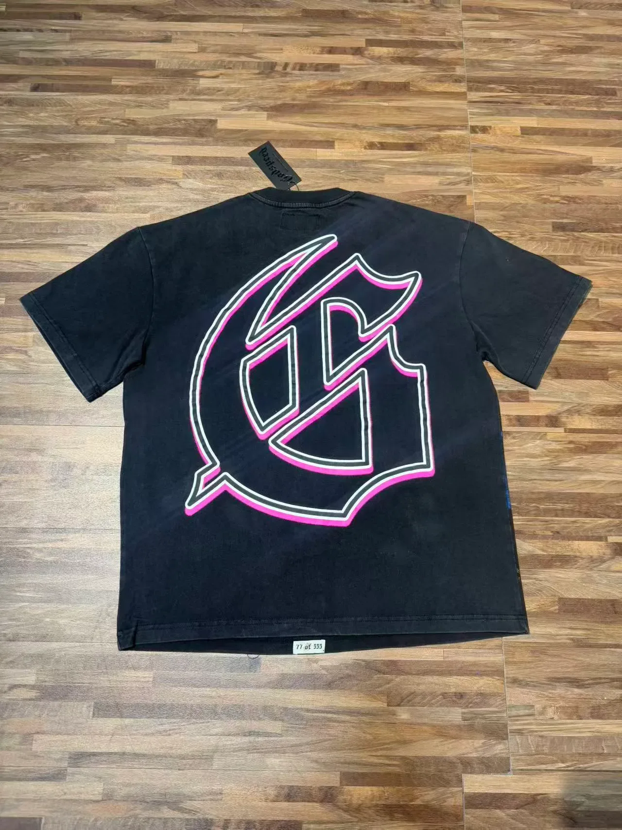 Camiseta negra Godspeed con estampado gráfico UFO 3