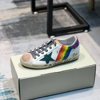 Golden Goose Superstar desgastado branco estrela arco-íris tênis lifestyle