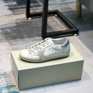 Golden Goose Superstar Distressed White Star Tênis Lifestyle