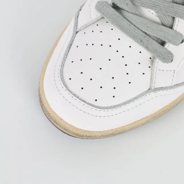 Golden Goose حذاء سنيكرز لايف ستايل أبيض فضي جلد أعلى تطريز نجمة 5