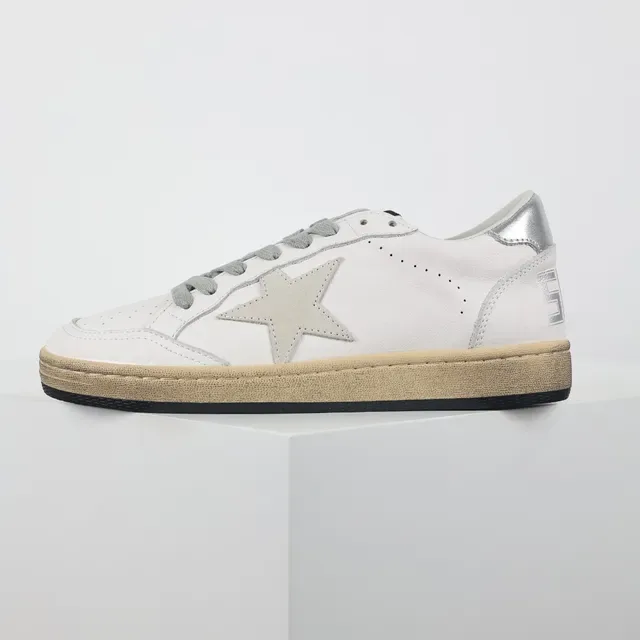 Golden Goose حذاء سنيكرز لايف ستايل أبيض فضي جلد أعلى تطريز نجمة 9