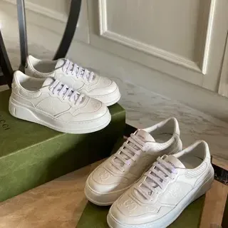 Gucci Ace Embossed Interlocking G zapatillas lifestyle blancas