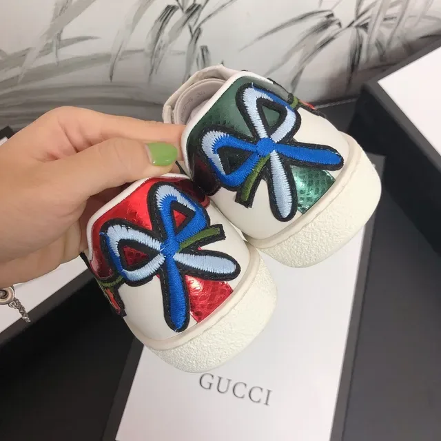 Gucci Ace Bordado Floral Tênis Lifestyle Branco 2