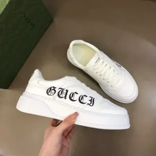 Gucci Ace Zapatillas Lifestyle con Logo Gótico Blanco de Plataforma