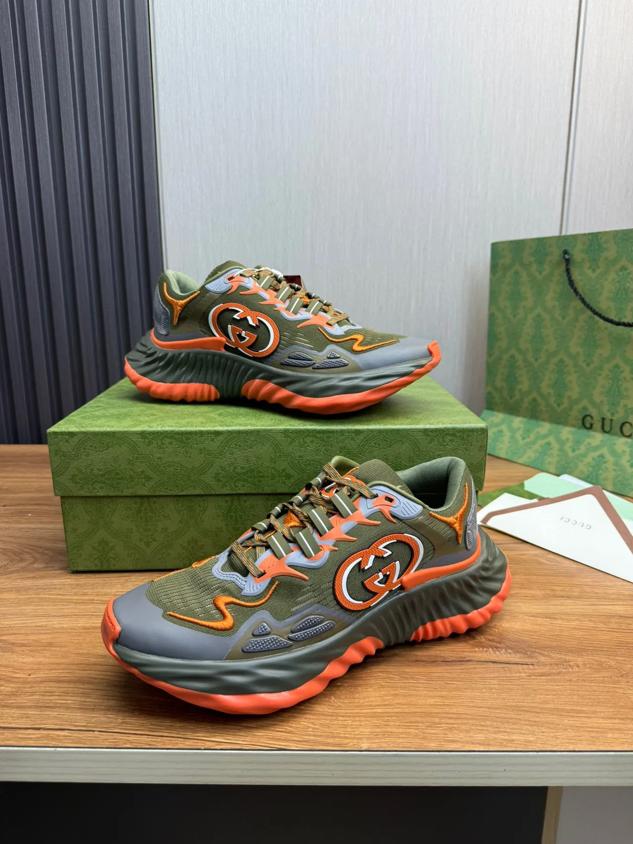 Gucci সেনাবাহিনী সবুজ কমলা নকশিত লহরযুক্ত তলা ট্রিকো উপর মোটা স্নিকার্স 3