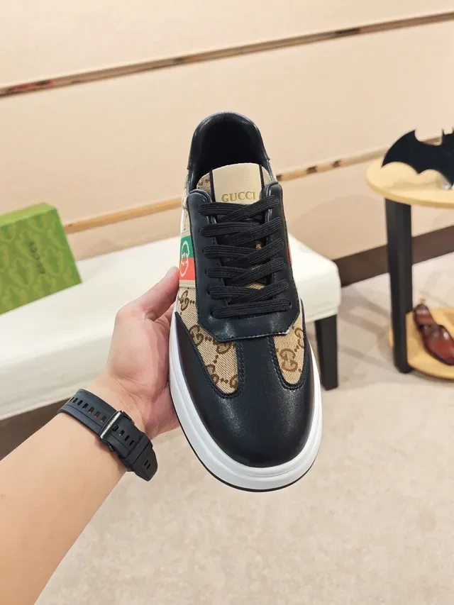 Gucci Beige Preto Monogram Tênis Lifestyle de Lona com Sobreposições de Couro 5