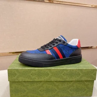 Gucci azul y negro GG Monogram lona detalle de rayas web estilo de vida sneakers