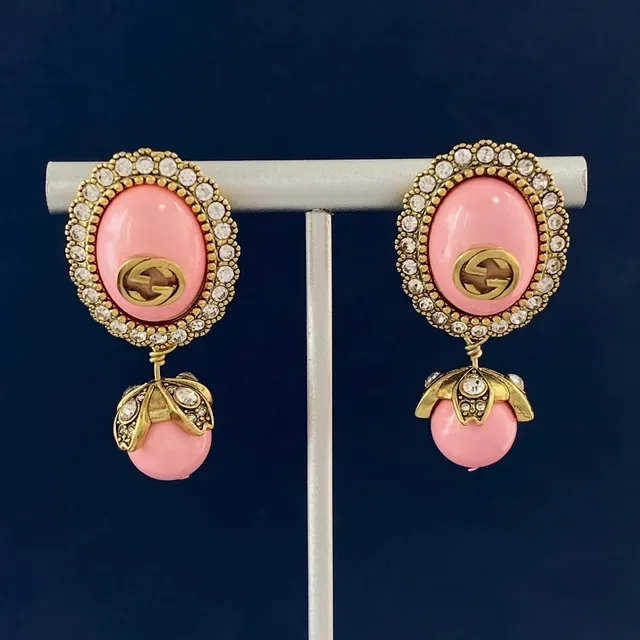 Gucci Boucles d'Oreilles Ovales en Résine Bleu et Or avec Borde de Cristaux Incrustés 6