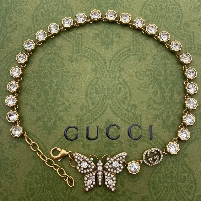 Gucci Colar Borboleta com Cristais em Tono Dourado 3